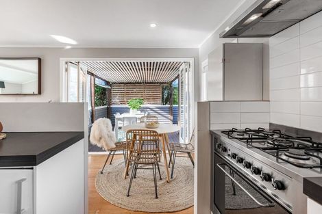 Photo of property in 1/7 Arahia Street, Northcote, Auckland, 0627