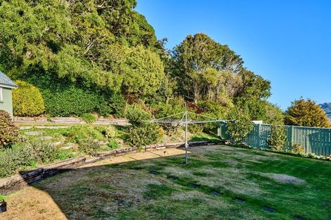 Photo of property in 54 Gloaming Hill, Titahi Bay, Porirua, 5022