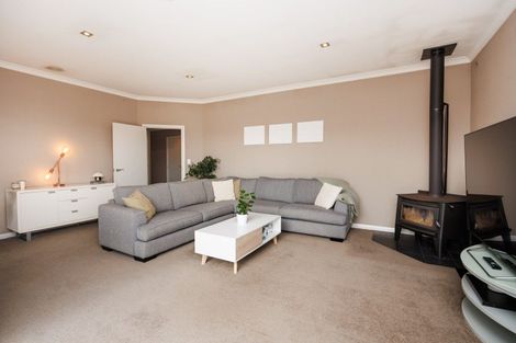 Photo of property in 5 Manhattan Court, Kelvin Grove, Palmerston North, 4414