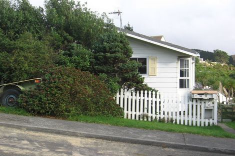 Photo of property in 16 Cambrian Street, Churton Park, Wellington, 6037