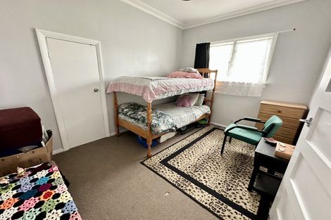 Photo of property in 12 Douglas Street, Hawera, 4610