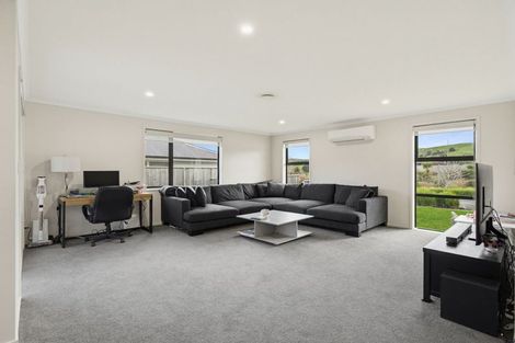 Photo of property in 14 Urumaraki Avenue, Helensville, 0800