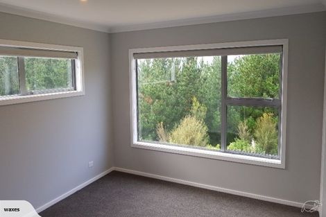 Photo of property in 92 Endeavour Drive, Whitby, Porirua, 5024