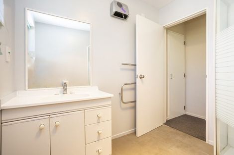 Photo of property in 42 Waimairi Road, Upper Riccarton, Christchurch, 8041