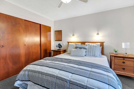 Photo of property in 3 Caroline Crescent, Highbury, Palmerston North, 4412