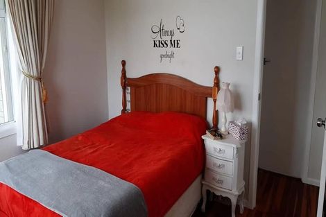 Photo of property in 16 Carole Crescent, Pakuranga, Auckland, 2010