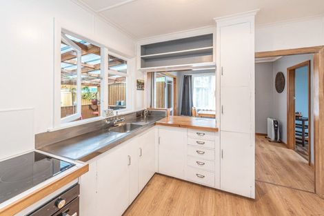 Photo of property in 8 Harris Place, Gonville, Whanganui, 4501