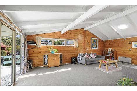 Photo of property in 8 Chestnut Grove, Maungaraki, Lower Hutt, 5010