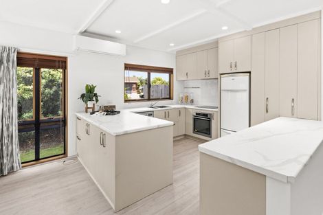 Photo of property in 2 Bale Place, Havelock North, 4130