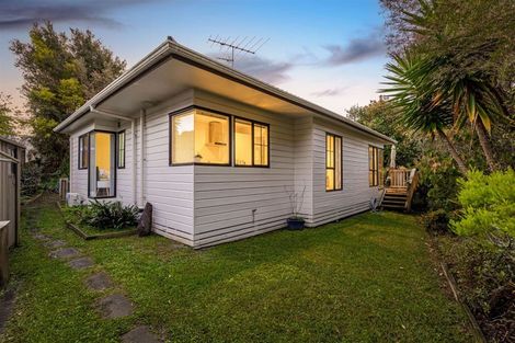 Photo of property in 2/54 Granville Drive, Massey, Auckland, 0614