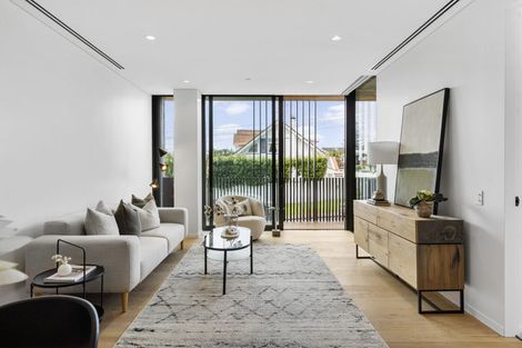 Photo of property in "milford 110" Penthouse, 103/110 Kitchener Road, Milford, Auckland, 0620