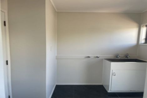 Photo of property in 2/33 Halberg Street, Glenfield, Auckland, 0629