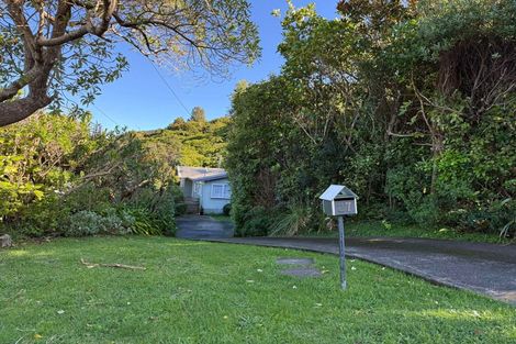 Photo of property in 27 Huntleigh Park Way, Ngaio, Wellington, 6035