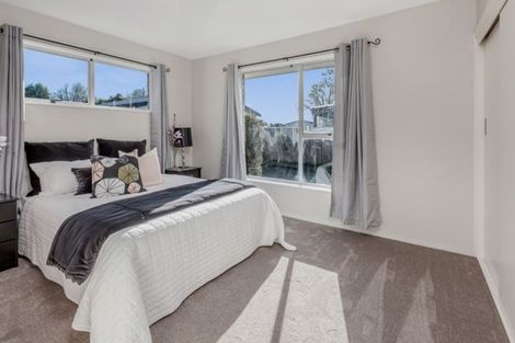 Photo of property in 23 Denniston Crescent, Redwood, Christchurch, 8051