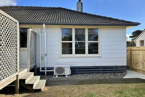 Photo of property in 19 Miro Street, Merrilands, New Plymouth, 4312