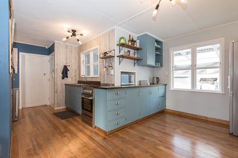 Photo of property in 112 High Street, Waipawa, 4210