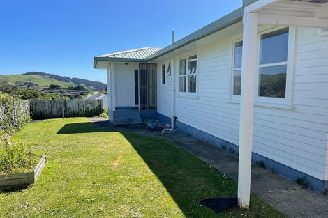 Photo of property in 43 Lynda Avenue, Paparangi, Wellington, 6037