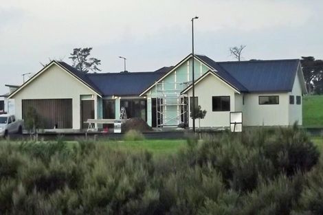 Photo of property in 13 Wheriko Avenue, Glenbrook, Waiuku, 2681