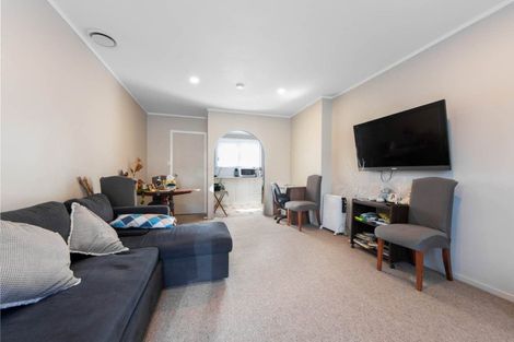 Photo of property in 4237 Great North Road, Glendene, Auckland, 0602