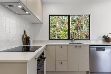 Photo of property in 1 Tauhinu Road, Greenhithe, Auckland, 0632