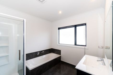 Photo of property in 1 Tower Place, Fitzherbert, Palmerston North, 4410