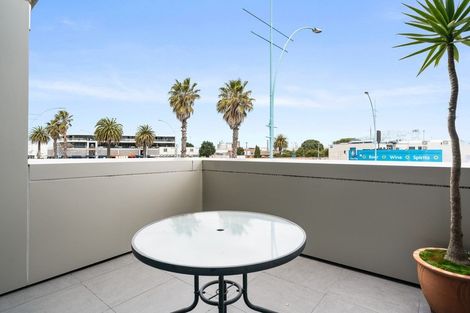 Photo of property in Paramount Apartments, 2/281 Maunganui Road, Mount Maunganui, 3116
