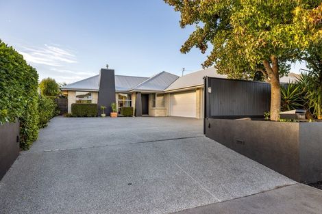 Photo of property in 5 Foresters Crescent, Parklands, Christchurch, 8083