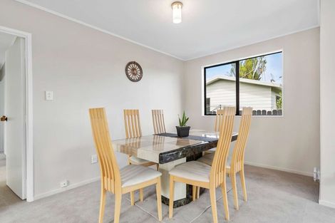 Photo of property in 2/26 Karepo Crescent, Ranui, Auckland, 0612