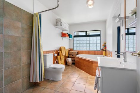 Photo of property in 620 Harbour View Road, Whangamata, 3620