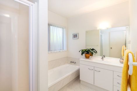 Photo of property in 19 Palmbrook Avenue, Havelock North, 4130