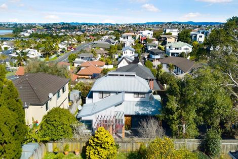 Photo of property in 1/6 Glucina Avenue, West Harbour, Auckland, 0618