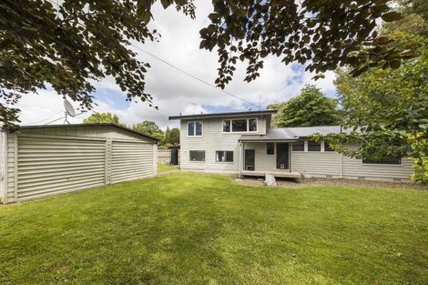 Photo of property in 4 Waicola Drive, Fitzherbert, Palmerston North, 4471