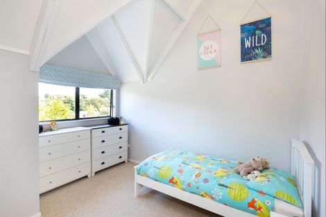 Photo of property in 105 James Cook Street, Havelock North, 4130