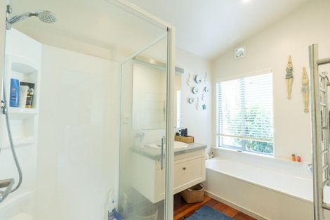 Photo of property in 1 Holden Way, Fitzherbert, Palmerston North, 4471