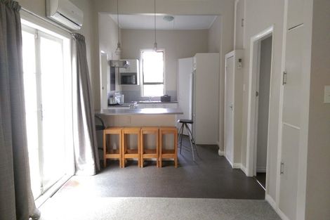 Photo of property in 50 Te Wharepouri Street, Berhampore, Wellington, 6023