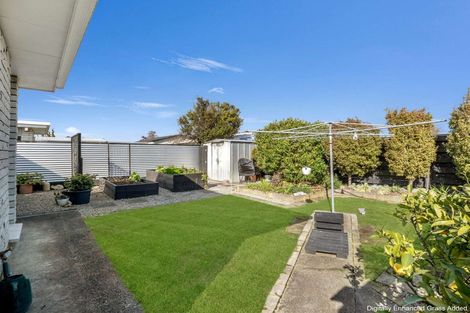 Photo of property in 2 Langley Avenue, Milson, Palmerston North, 4414