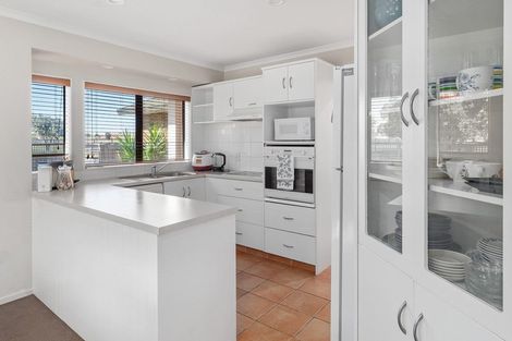 Photo of property in 128 Evans Road, Papamoa Beach, Papamoa, 3118