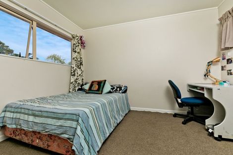 Photo of property in 6 San Pedro Place, Henderson, Auckland, 0612