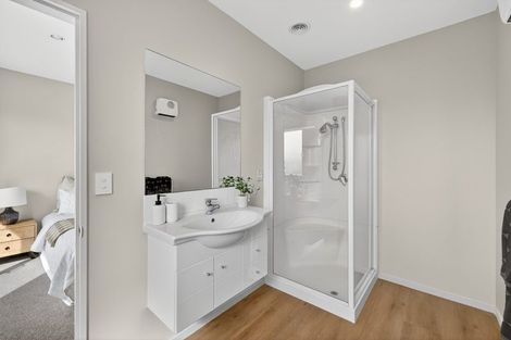 Photo of property in 15 Saint Peters Close, Woolston, Christchurch, 8062