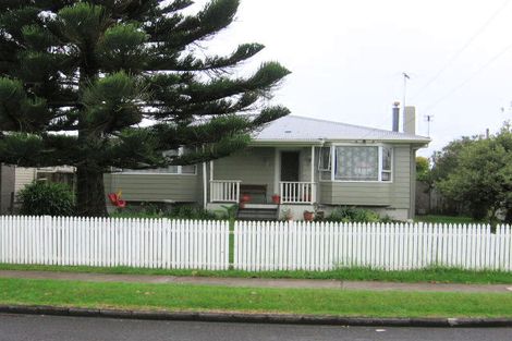 Photo of property in 1 Pandora Place, Pakuranga, Auckland, 2010