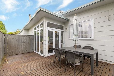 Photo of property in 15 Juliana Place, Awapuni, Palmerston North, 4412