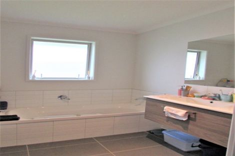 Photo of property in 26 Mooring Close, Whitby, Porirua, 5024