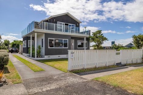 Photo of property in 9 Sackville Street, Fitzroy, New Plymouth, 4312