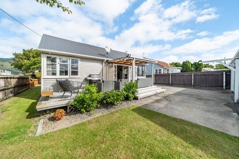 Photo of property in 13 Chapman Crescent, Naenae, Lower Hutt, 5011