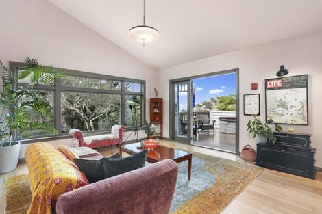 Photo of property in 324 Titirangi Road, Titirangi, Auckland, 0604