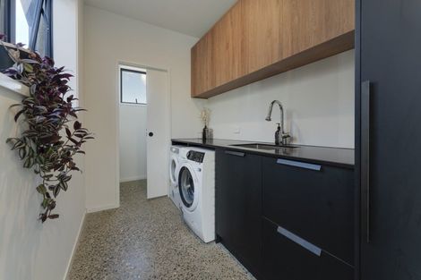 Photo of property in 52 Cunninghams Drive, Jacks Point, Queenstown, 9371