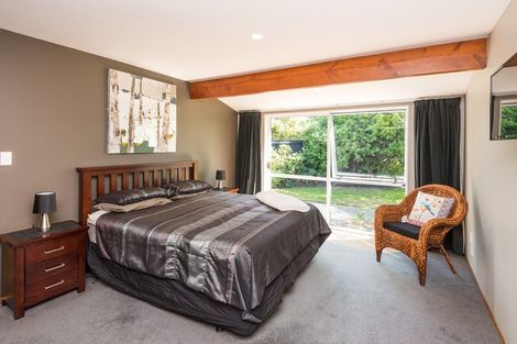 Photo of property in 16 Orlando Crescent, Waimairi Beach, Christchurch, 8083