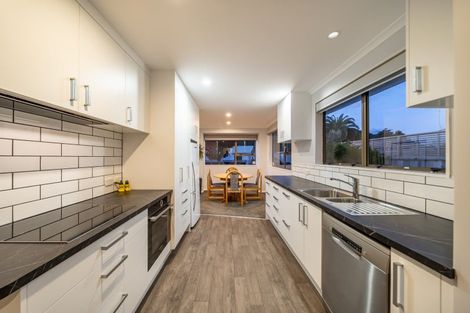 Photo of property in 83 Pasadena Crescent, Totara Park, Upper Hutt, 5018