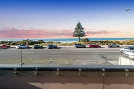 Photo of property in 208a Marine Parade, Mount Maunganui, 3116