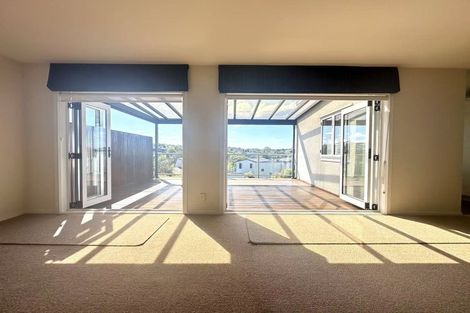 Photo of property in 19 Newhaven Terrace, Mairangi Bay, Auckland, 0630